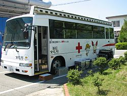 献血車